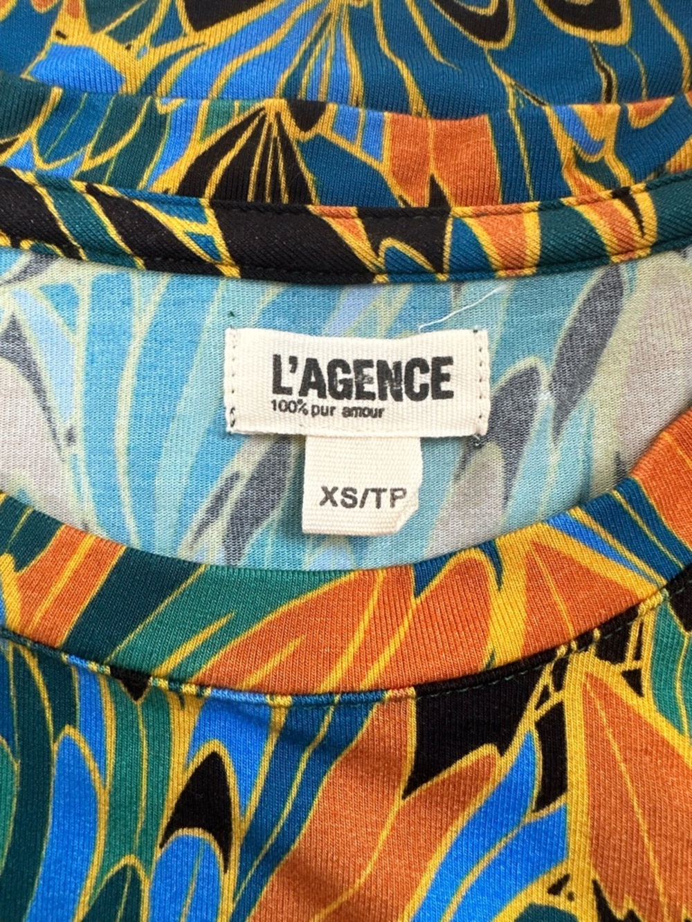 L’AGENCE Ressi Fitted Tee Multicolor Abstract Print Stretch Jersey Slim Top